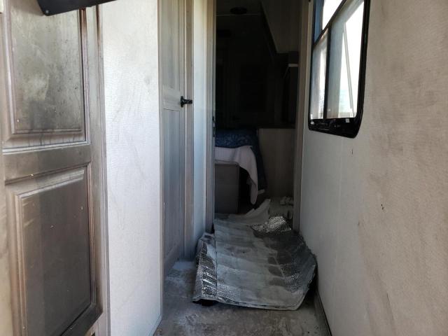 4YDF32327M4702323 - 2021 KEYSTONE MONTANA 米色 照片 5