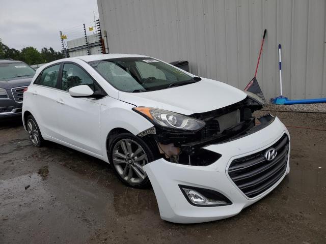 KMHD35LH3HU353968 - 2017 HYUNDAI ELANTRA GT WHITE photo 4