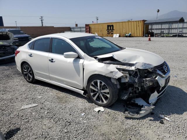 1N4AL3AP6GC213557 - 2016 NISSAN ALTIMA 2.5 WHITE photo 4