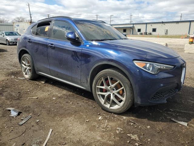 ZASFAKPN7J7B72062 - 2018 ALFA ROMEO STELVIO SPORT ლურჯი ფოტო 4