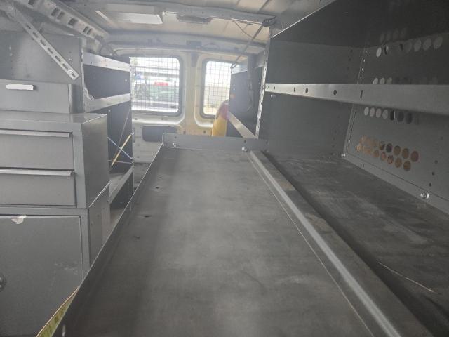 1GCWGFCA4D1902924 - 2013 CHEVROLET EXPRESS G2 WHITE photo 10