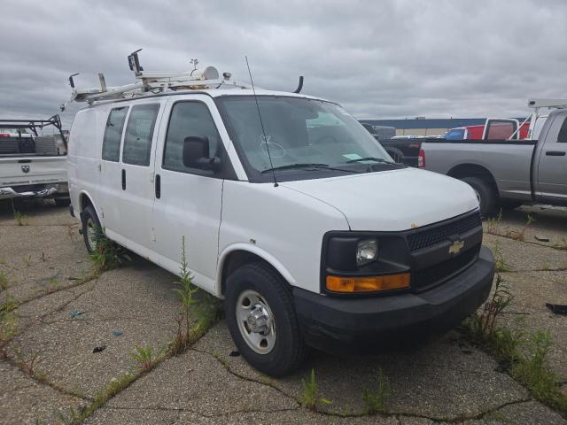 1GCWGFCA4D1902924 - 2013 CHEVROLET EXPRESS G2 WHITE photo 4
