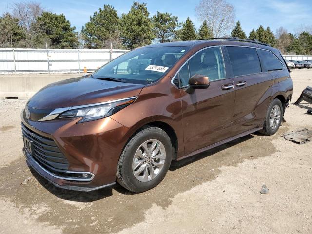 2022 TOYOTA SIENNA XLE, null