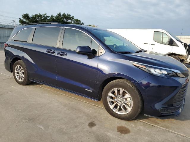 5TDKRKEC7MS018379 - 2021 TOYOTA SIENNA LE BLUE photo 4