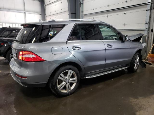4JGDA5HB0DA209039 - 2013 MERCEDES-BENZ ML 350 4MATIC GRAY photo 3