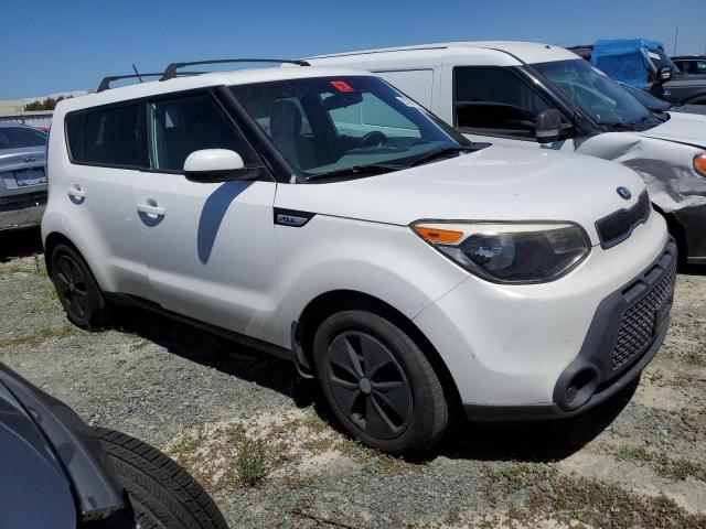 KNDJN2A26F7155394 - 2015 KIA SOUL WHITE photo 4