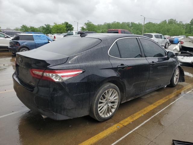 4T1B11HKXJU069463 - 2018 TOYOTA CAMRY L BLACK photo 3