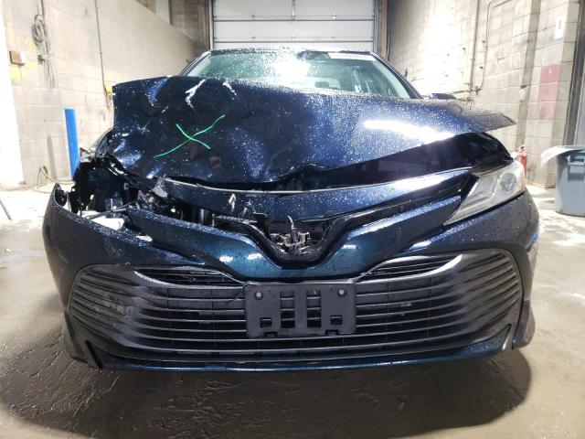 4T1B11HK0KU746568 - 2019 TOYOTA CAMRY L BLUE photo 5