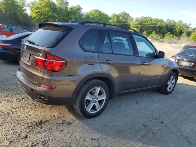 5UXZW0C59BL657148 - 2011 BMW X5 XDRIVE35D BROWN photo 3