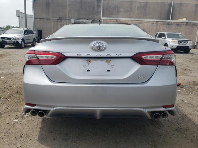 4T1B61HK9KU823567 - 2019 TOYOTA CAMRY XSE SILVER photo 6