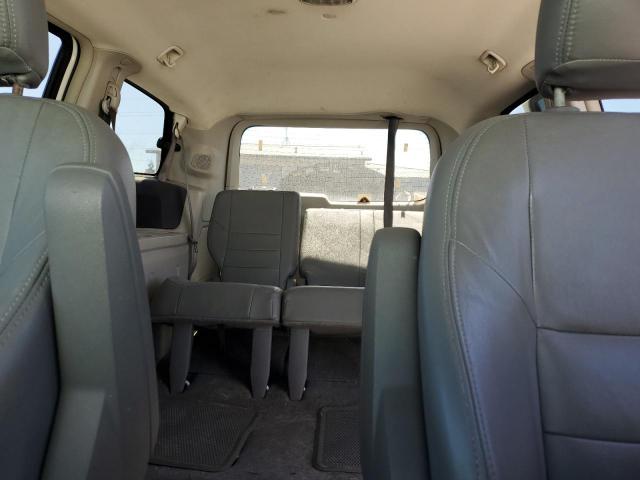 2V8HW44159R543735 - 2009 VOLKSWAGEN ROUTAN S WHITE photo 10