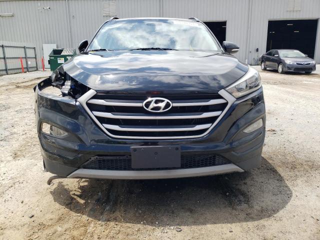 KM8J33A23JU759681 - 2018 HYUNDAI TUCSON VALUE BLACK photo 5