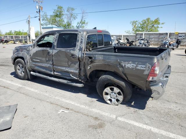 3TMLU4EN4EM134592 - 2014 TOYOTA TACOMA DOUBLE CAB GRAY photo 2