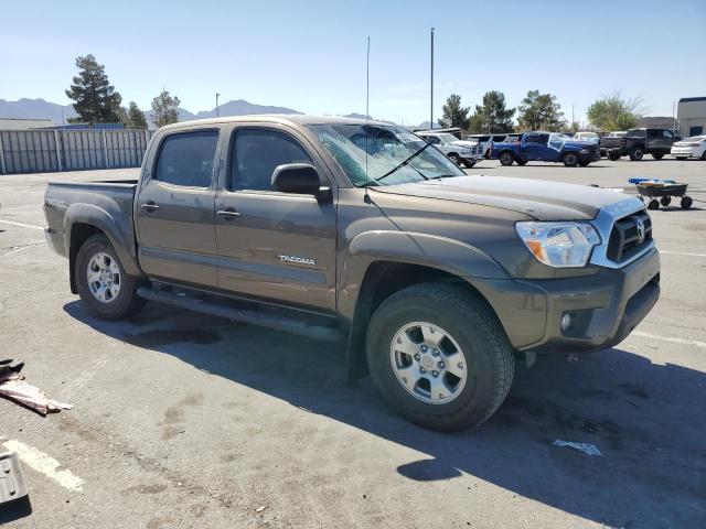 3TMLU4EN4EM134592 - 2014 TOYOTA TACOMA DOUBLE CAB GRAY photo 4