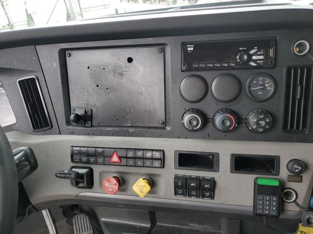 3AKJHHDR4KSKD9792 - 2019 FREIGHTLINER CASCADIA 1 თეთრი ფოტო 9