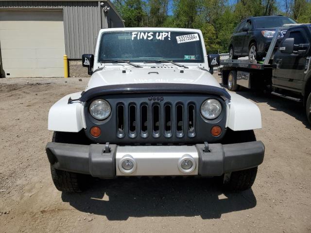 1C4BJWEG4DL666426 - 2013 JEEP WRANGLER U SAHARA WHITE photo 5