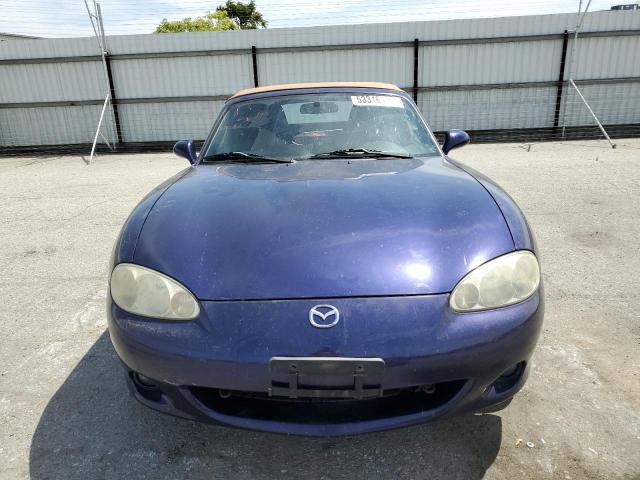 JM1NB353740400731 - 2004 MAZDA MX-5 MIATA BASE BLUE photo 5