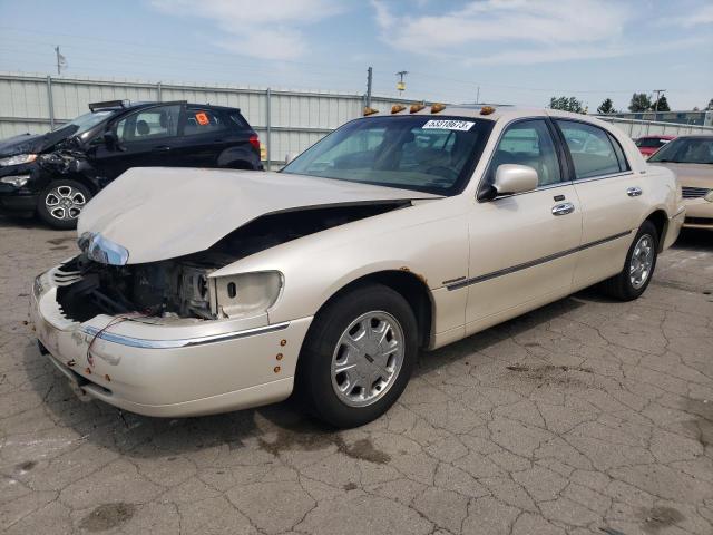 1LNHM82W21Y735973 - 2001 LINCOLN TOWN CAR SIGNATURE BEIGE photo 1