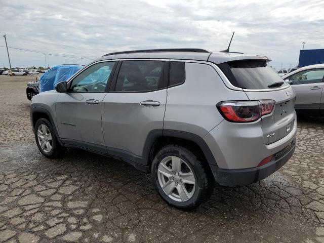 3C4NJDBB7NT129727 - 2022 JEEP COMPASS LATITUDE SILVER photo 2