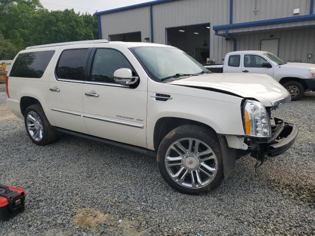 1GYS4KEF7DR332700 - 2013 CADILLAC ESCALADE ESV PLATINUM კრემისფერი ფოტო 4