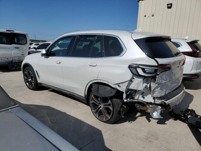 5UXCR4C09N9K90732 - 2022 BMW X5 SDRIVE 40I WHITE photo 2