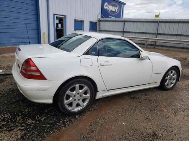 WDBKK49F62F269071 - 2002 MERCEDES-BENZ SLK 230 KOMPRESSOR WHITE photo 3