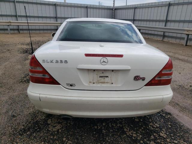 WDBKK49F62F269071 - 2002 MERCEDES-BENZ SLK 230 KOMPRESSOR WHITE photo 6