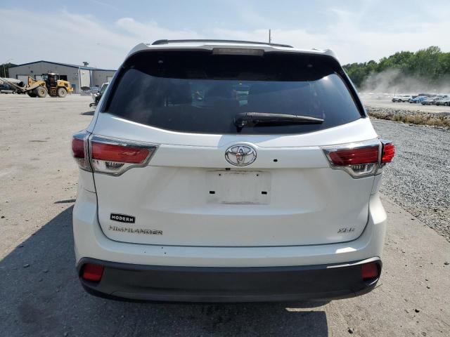 5TDKKRFH1FS077504 - 2015 TOYOTA HIGHLANDER XLE Սպիտակ լուսանկար 6