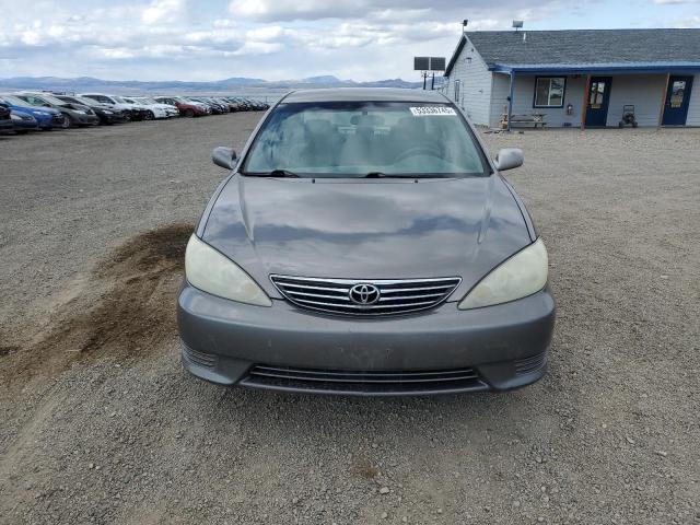 4T1BE32K85U627227 - 2005 TOYOTA CAMRY LE GRAY photo 5