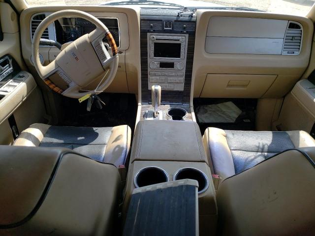 5LMFU28568LJ16607 - 2008 LINCOLN NAVIGATOR WHITE photo 8