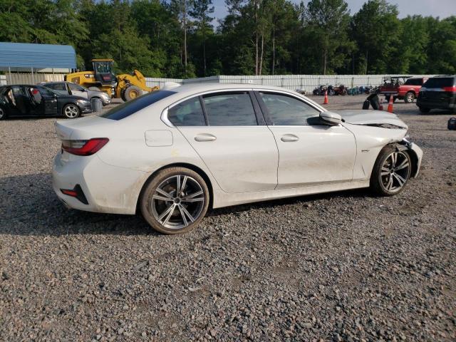 3MW5P7J01N8C52343 - 2022 BMW 330E WHITE photo 3