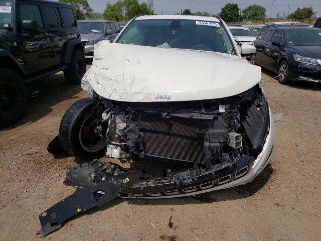 3C4NJDBB9JT143137 - 2018 JEEP COMPASS LATITUDE WHITE photo 5