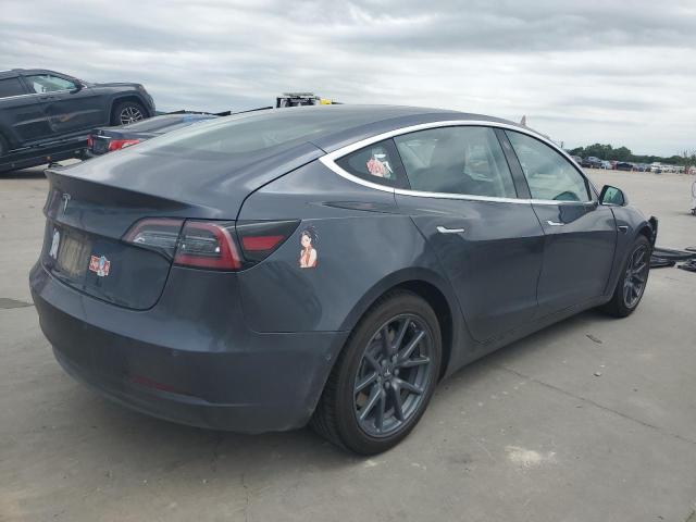 5YJ3E1EA5JF123883 - 2018 TESLA MODEL 3 GRAY photo 3