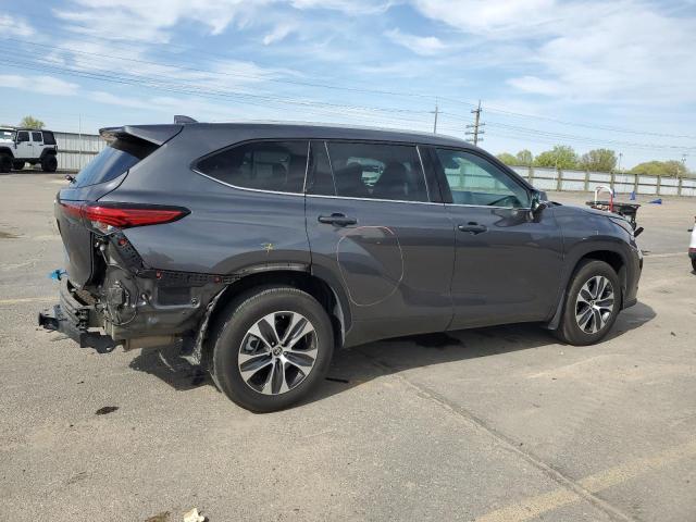 5TDGZRBH5NS207788 - 2022 TOYOTA HIGHLANDER XLE CHARCOAL photo 3
