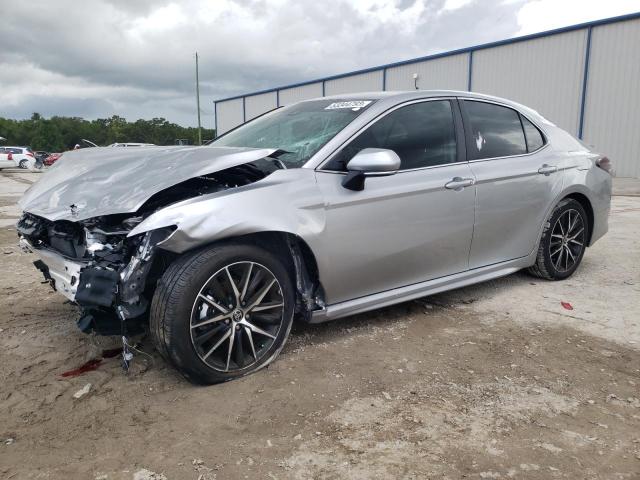 4T1G11AK6PU761647 - 2023 TOYOTA CAMRY SE NIGHT SHADE SILVER photo 1