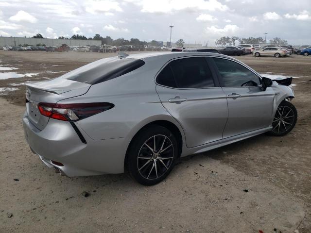 4T1G11AK6PU761647 - 2023 TOYOTA CAMRY SE NIGHT SHADE SILVER photo 3
