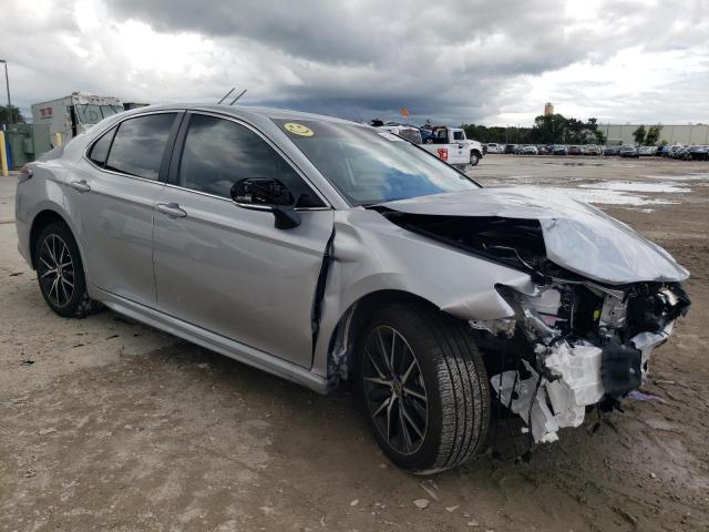 4T1G11AK6PU761647 - 2023 TOYOTA CAMRY SE NIGHT SHADE SILVER photo 4