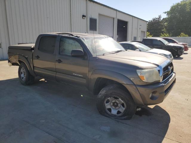 3TMJU4GNXBM119157 - 2011 TOYOTA TACOMA DOUBLE CAB PRERUNNER GRAY photo 4