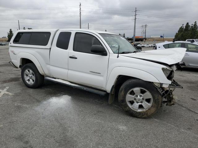 5TETU62N45Z037184 - 2005 TOYOTA TACOMA PRERUNNER ACCESS CAB WHITE photo 4