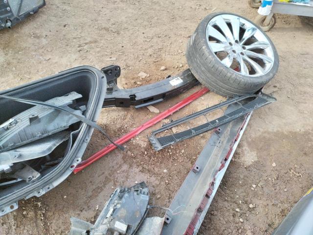 5YJSA1E4XGF172636 - 2016 TESLA MODEL S 红色 照片 12