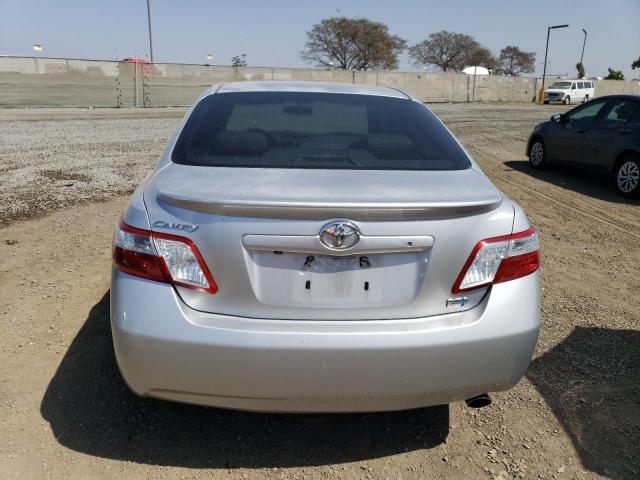 JTNBB46K573027508 - 2007 TOYOTA CAMRY HYBRID SILVER photo 6