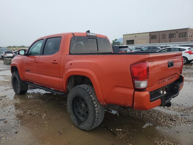 5TFCZ5AN4HX108148 - 2017 TOYOTA TACOMA DOUBLE CAB ORANGE photo 2