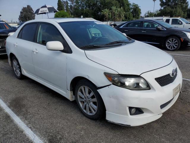 1NXBU40E39Z005663 - 2009 TOYOTA COROLLA BASE WHITE photo 4