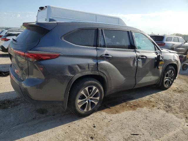 5TDGZRBH8MS548567 - 2021 TOYOTA HIGHLANDER XLE GRAY photo 3