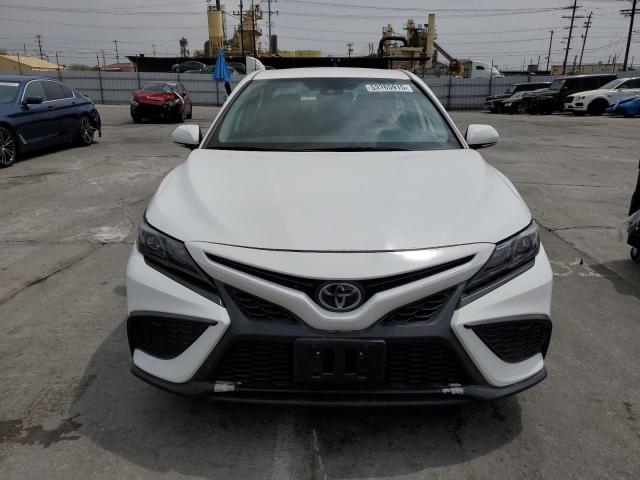4T1G11AK2PU807684 - 2023 TOYOTA CAMRY SE NIGHT SHADE WHITE photo 5