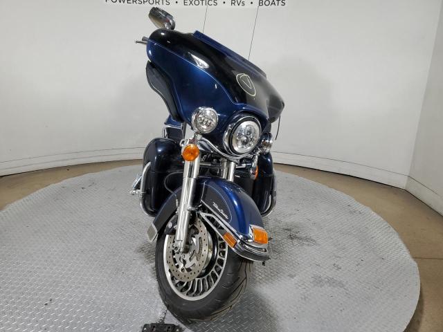 1HD1FCM10CB607594 - 2012 HARLEY-DAVIDSON FLHTCU ULTRA CLASSIC ELECTRA GLIDE BLUE photo 2