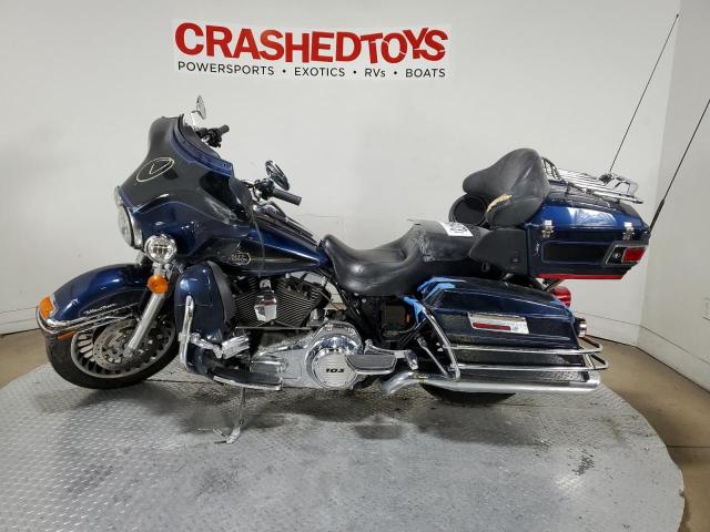 1HD1FCM10CB607594 - 2012 HARLEY-DAVIDSON FLHTCU ULTRA CLASSIC ELECTRA GLIDE BLUE photo 3