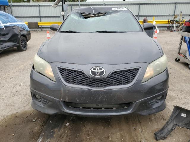 4T1BF3EK7AU045932 - 2010 TOYOTA CAMRY BASE GRAY photo 5