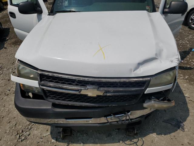 1GCHK24UX6E136511 - 2006 CHEVROLET silverado K2500 HEAVY DUTY WHITE photo 11