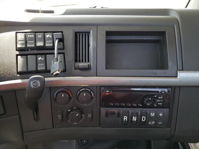 4V4WC9EH7KN898207 - 2019 VOLVO VNR თეთრი ფოტო 9